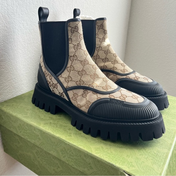NEW Women’s GG Gucci Canvas Tan and Black Monogram Ankle Boots - EU 40 / US 10 - Picture 9 of 16